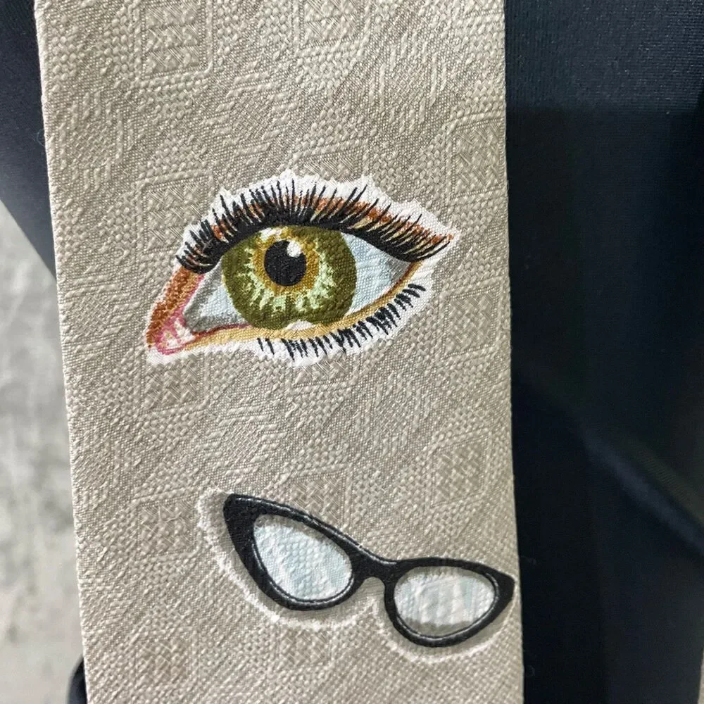 A Rogers Designs Men’s Tie Optometrist Novelty print Eye Letters Chart Eyeglass